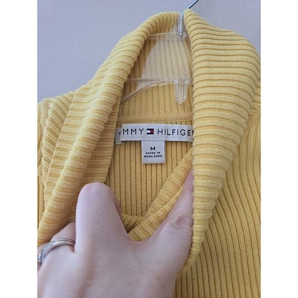 Vintage Y2K Tommy Hilfiger Yellow Turtleneck Preppy Sweater Womans Size Medium - Picture 3 of 5
